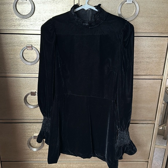 🛍️SALE🛍️ Zara Velvet Black Mini Dress (NWOT) - Picture 4 of 9